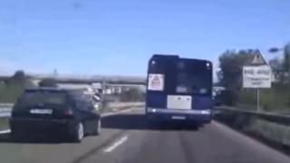 Британски бизнесмен засне потресаващ екшън на изхода на Бургас ВИДЕО