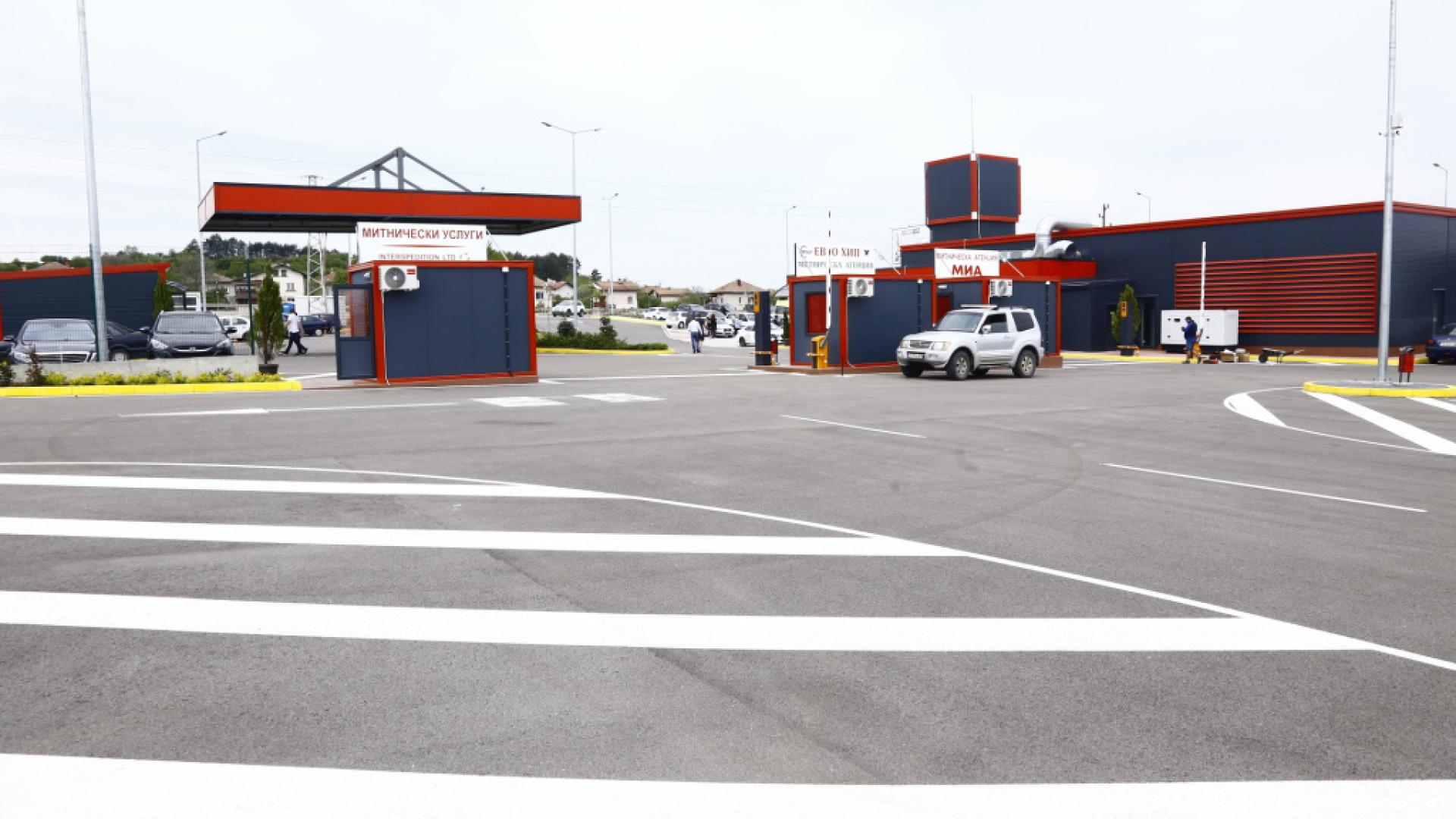 Известни измамници у нас с нова схема, чакат ви на паркинг и...