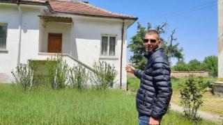 Поповица се събуди като премиерското село, всички чакат ген. Янев за...
