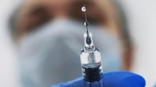 Шефът на СЗО се ваксинира срещу коронавирус СНИМКА