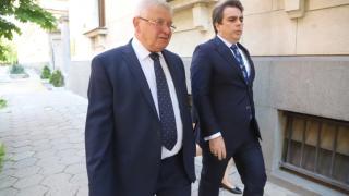 Историк: Служебният министър Асен Василев е нелеп 