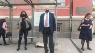 Чудо! Един от служебните министри се прибра с тролея СНИМКА