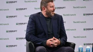 Най-богатият румънец готви съкрушителна сделка