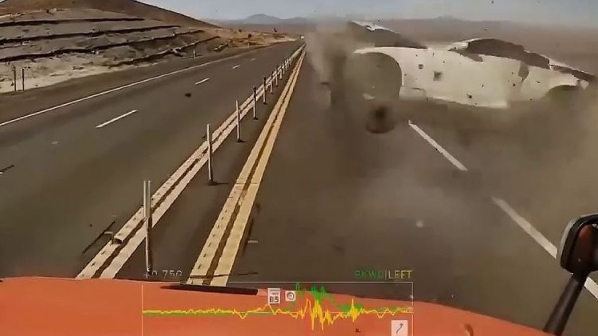 Няма да повярвате какво се случи при тази брутална катастрофа ВИДЕО