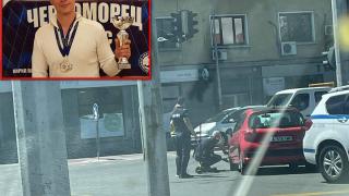 Цял Бургас говори за полицая Кирил Ватев и какво направи с тази блондинка насред пътя СНИМКА