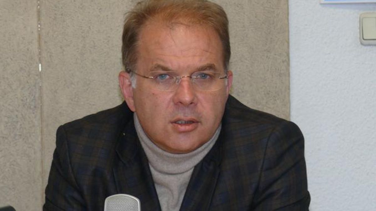 Радомир Чолаков от ГЕРБ захапа Тошко и ИТН: Нека да преиграем отново референдума 