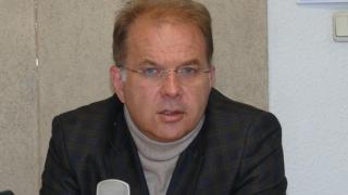Радомир Чолаков от ГЕРБ захапа Тошко и ИТН: Нека да преиграем отново референдума 