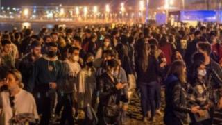 К-19 ли!? Хиляди отново са по улиците и плажовете 