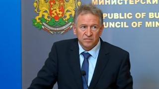 Здравният министър бие тревога: Опасността не е преминала