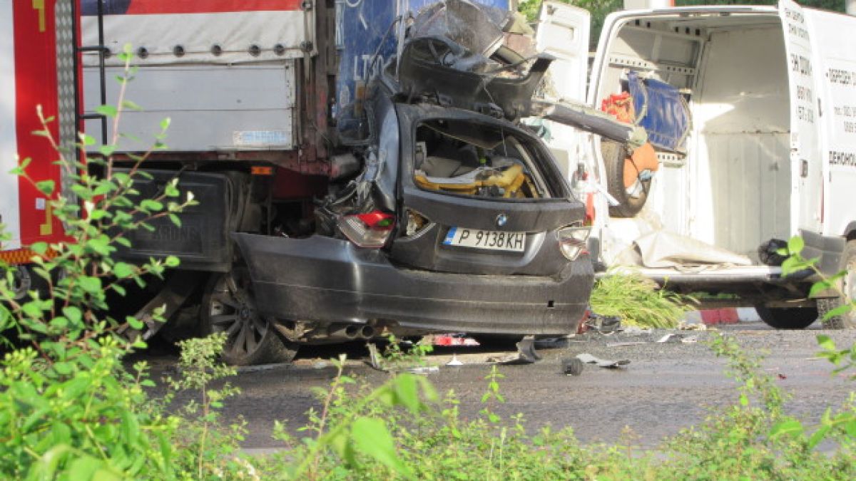 Не е за вярване с каква скорост са фучали абитуриентката и приятелят й, загинали при касапницата до Русе