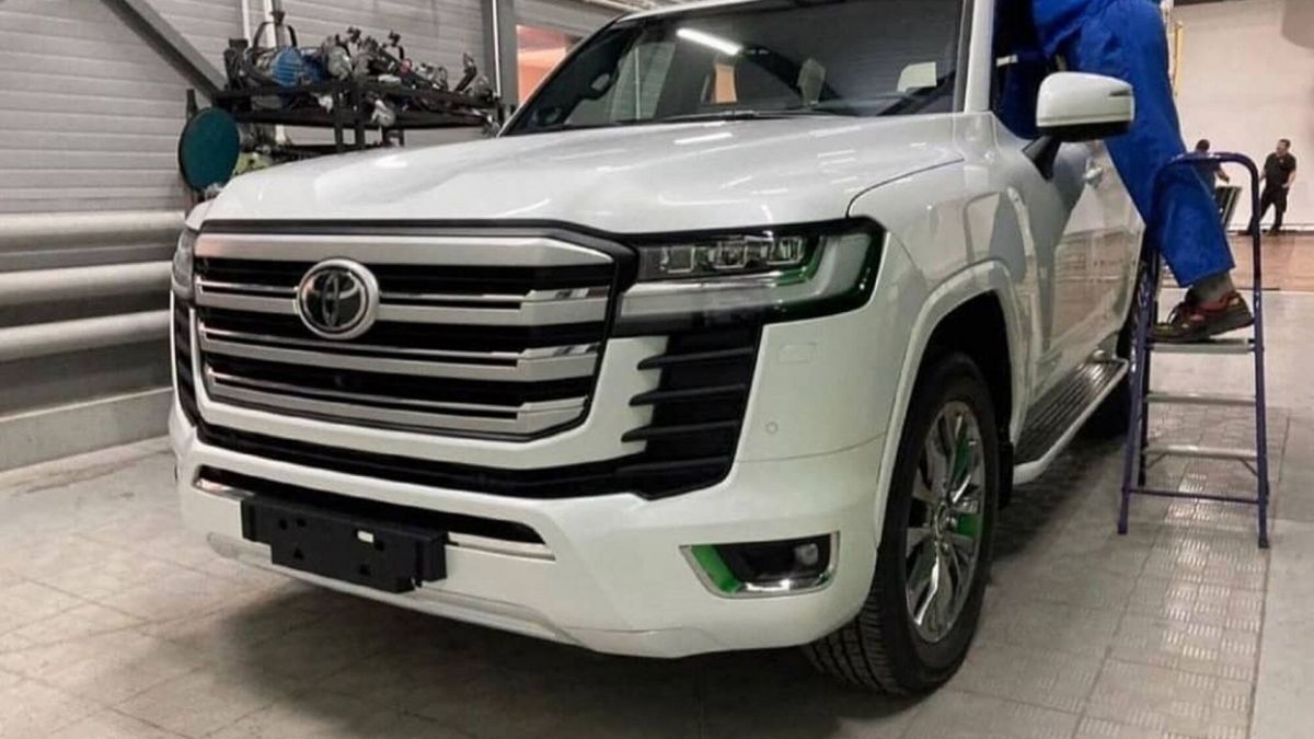 Първо ВИДЕО на новата Toyota Land Cruiser в движение