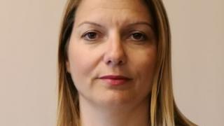 Сензация в БЛИЦ! Нови разкрития за дамата на Черепа в кабинета на Бойко Рашков!