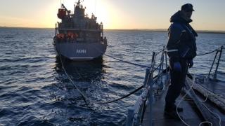 Екшън в Черно море: Наши военни кораби отразяват асиметрични заплахи от въздушен и надводен противник СНИМКИ