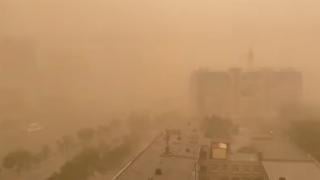 Мощна пясъчна буря удари Русия и всичко стана като на Марс ВИДЕО