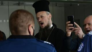 И Дионисий го заклейми: Ако знаех, че ще се появи бездарникът Петков, никога нямаше да изляза на протест ВИДЕО