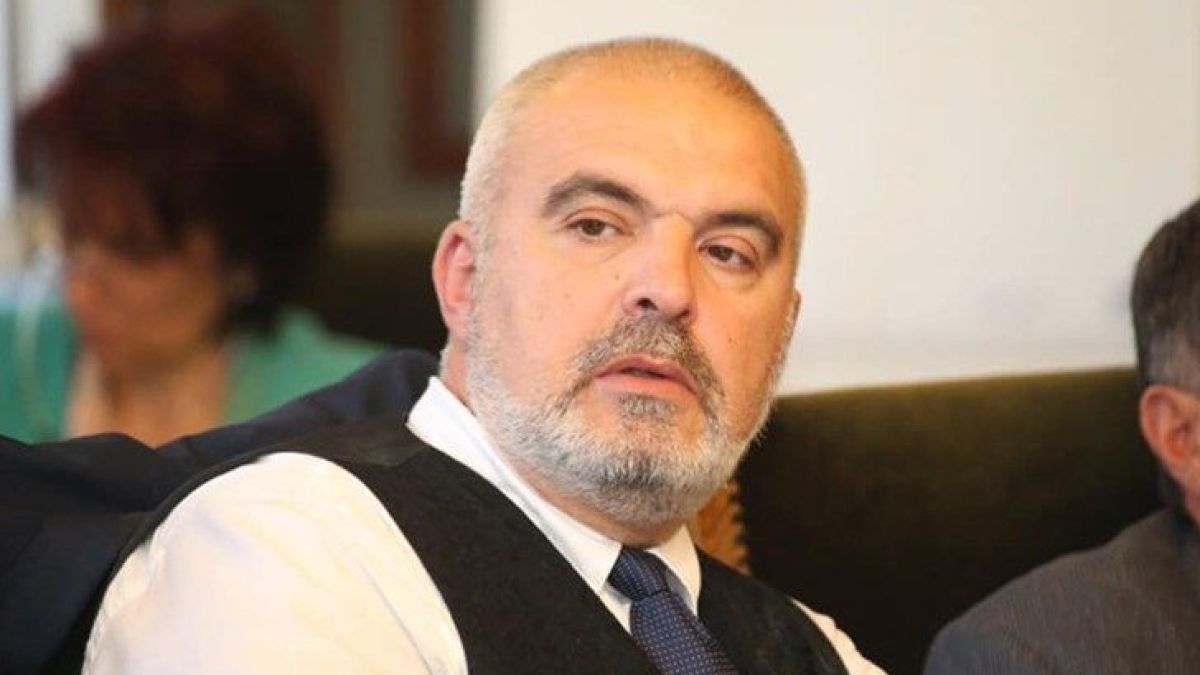 Появи се информация за големи скандали между Радев и шефовете на ДАНС и ДАР 