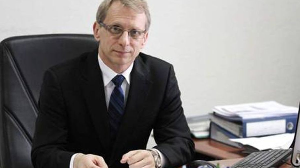 Министър Денков с две новини, които чакат всички ученици и техните родители!