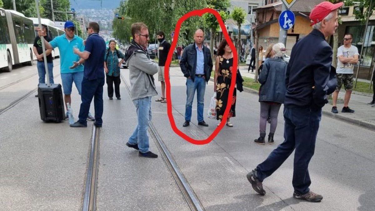 Зам.-министър организира блокадата на ДАНС СНИМКА
