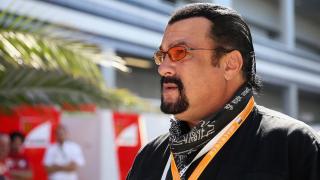 Стивън Сегал стана партиен член в Русия