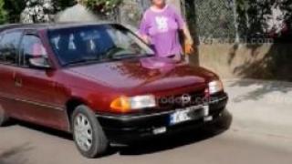 Даскалица от Крумовград ругае като каруцарка, брат й хвърля камък по майка с дете ВИДЕО  