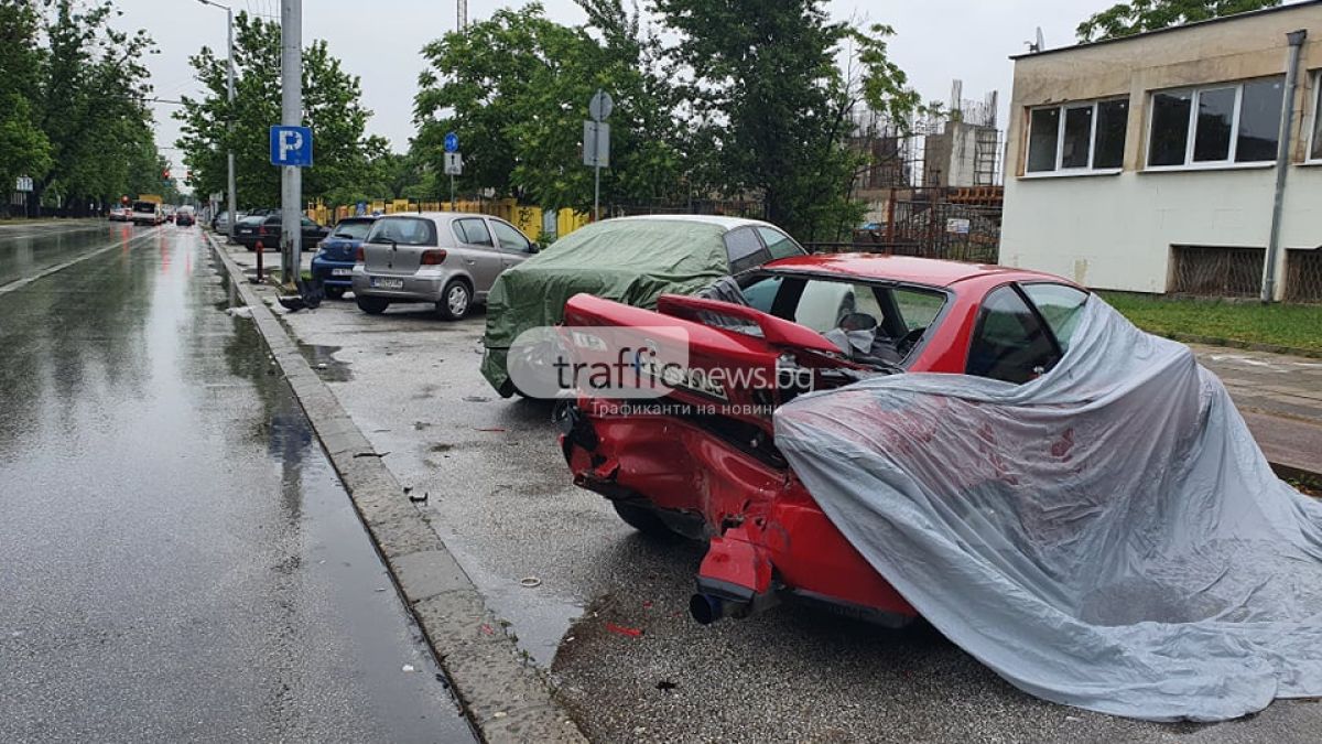 СНИМКИ и ВИДЕО показват какъв погром е направил 21 г. с BMW-то си в Пловдив