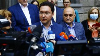Даниел Митов разкри пред БЛИЦ: Грандиозна злоупотреба на служебния кабинет!