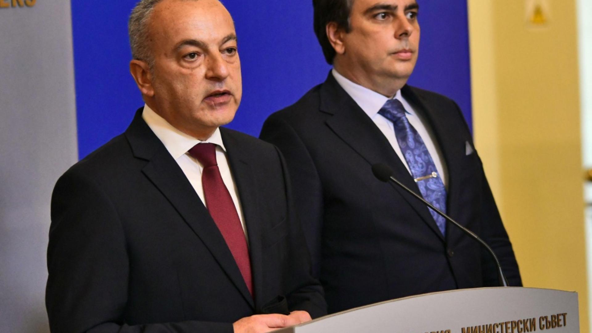 Министър Донев обясни кои пенсионери няма да получат добавка към пенсията