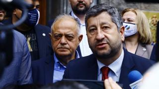 Ген. Атанасов: Изборът за шеф на парламента ще се провали, а Радев...