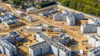 Затворниците в Англия ще лежат в частен оазис с гледка за милиони СНИМКИ
