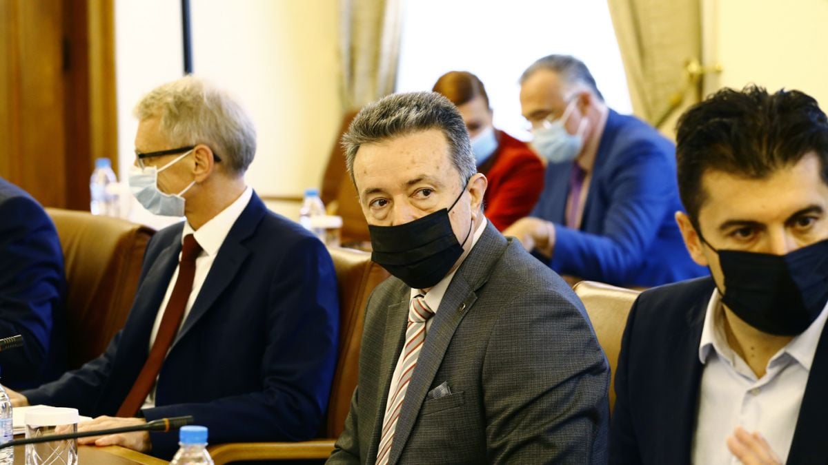 Стоилов пита може ли да иска предсрочно освобождаването на тримата големи в съдебната власт