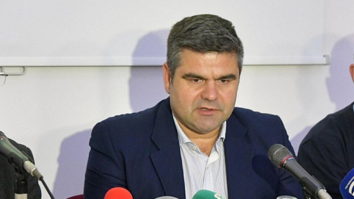 Ето какво откриха в кабинета на арестувания Папалезов СНИМКИ