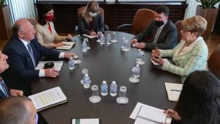 Външният министър и руският посланик у нас се срещнаха