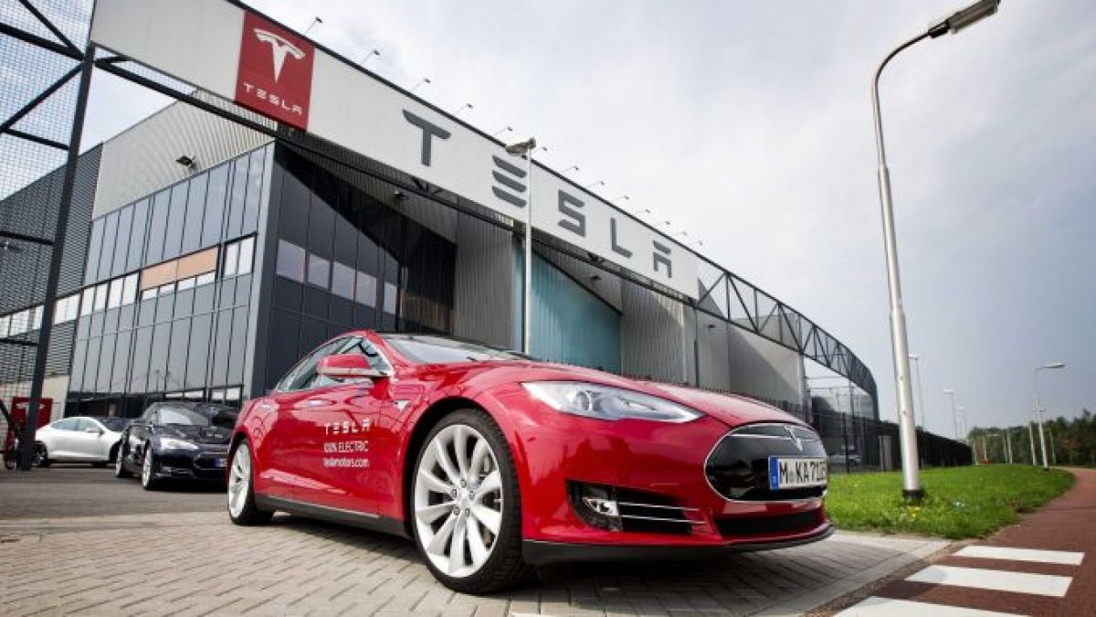 Тежък удар за Tesla! 