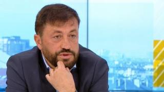 Водеща от БНТ с култов коментар за чистките на служебния кабинет