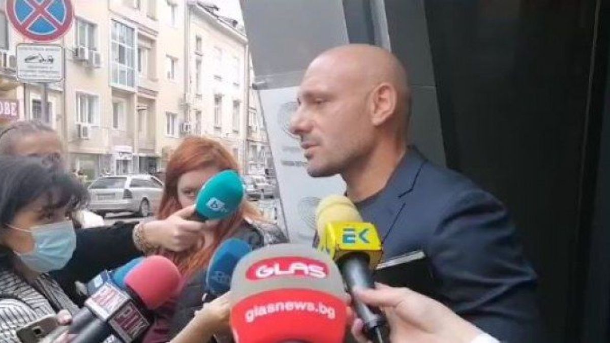 Стъки: Радев мачка всеки, който има различно мнение ВИДЕО