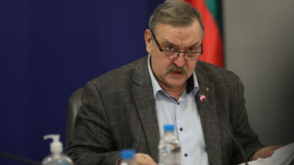 Проф. Кантарджиев пред БЛИЦ за уволнението: Това са хора майката си трака!
