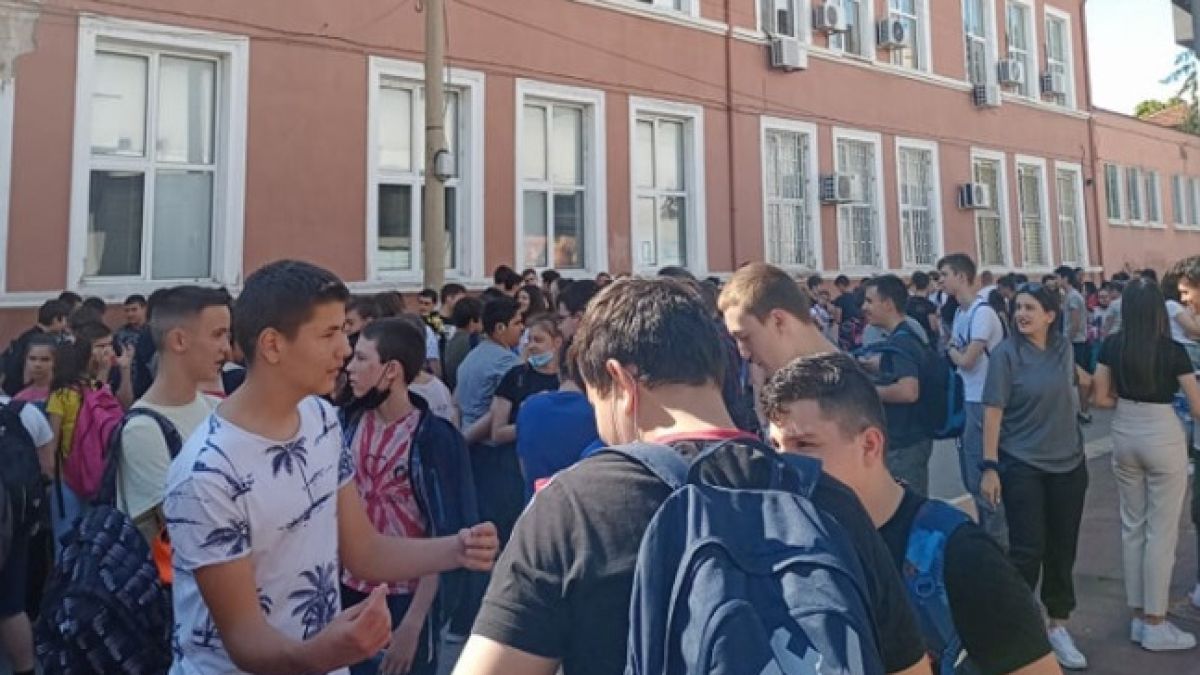 Извънредна ситуация в пазарджишко школо, евакуираха учениците 
