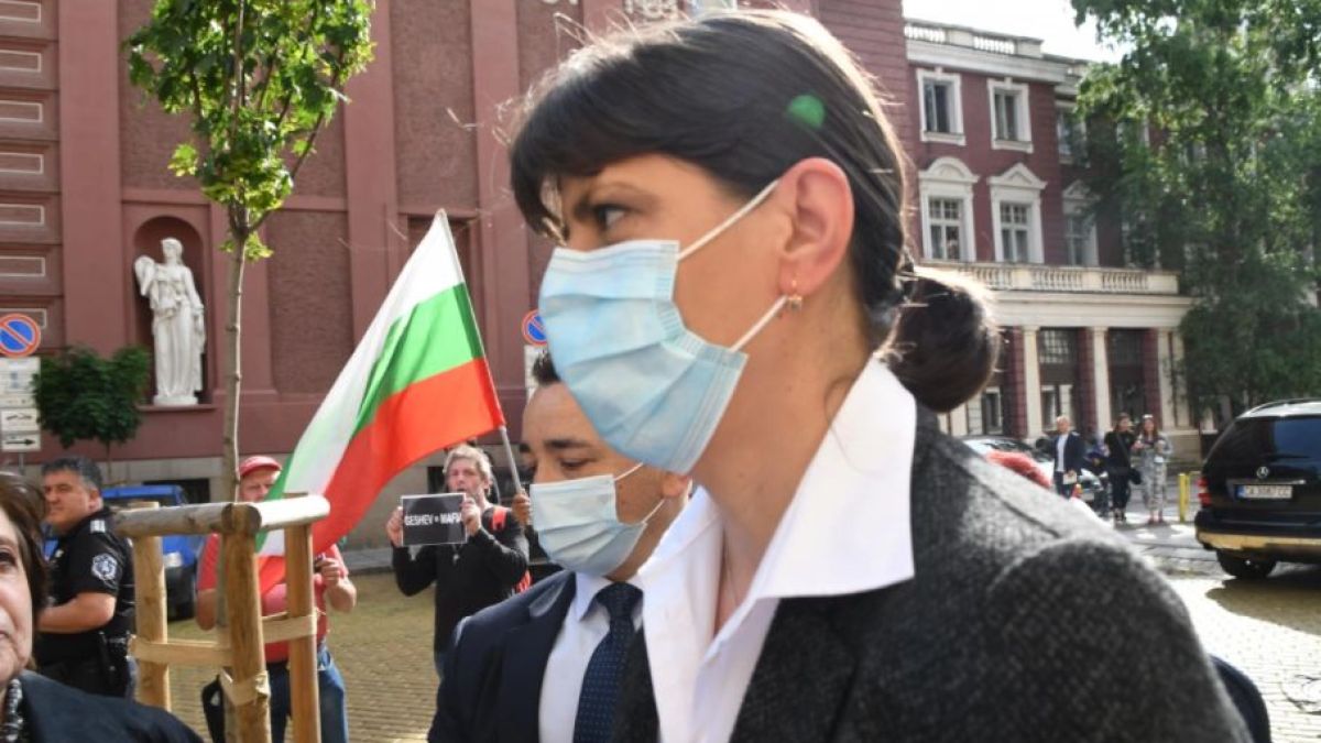 Кьовеши пристигна в България