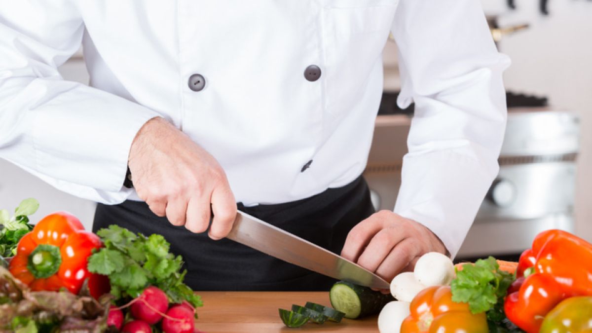 Албанци ни строят къщите, турци ни готвят по курортите  