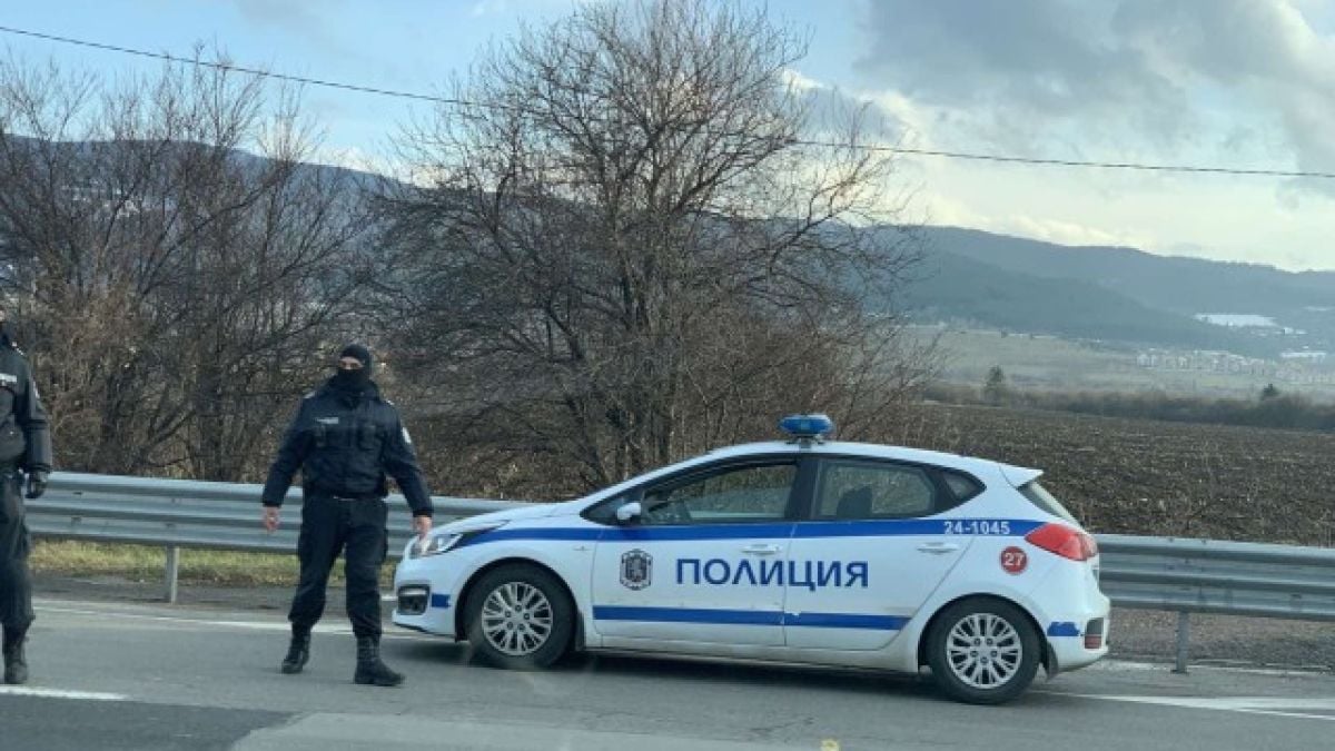 Екшън на АМ "Тракия"! Шофьор извади пистолет срещу тираджия и стана страшно