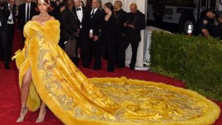 Провокативен разкош: Роклите, с които звездите зашеметиха целия свят 
