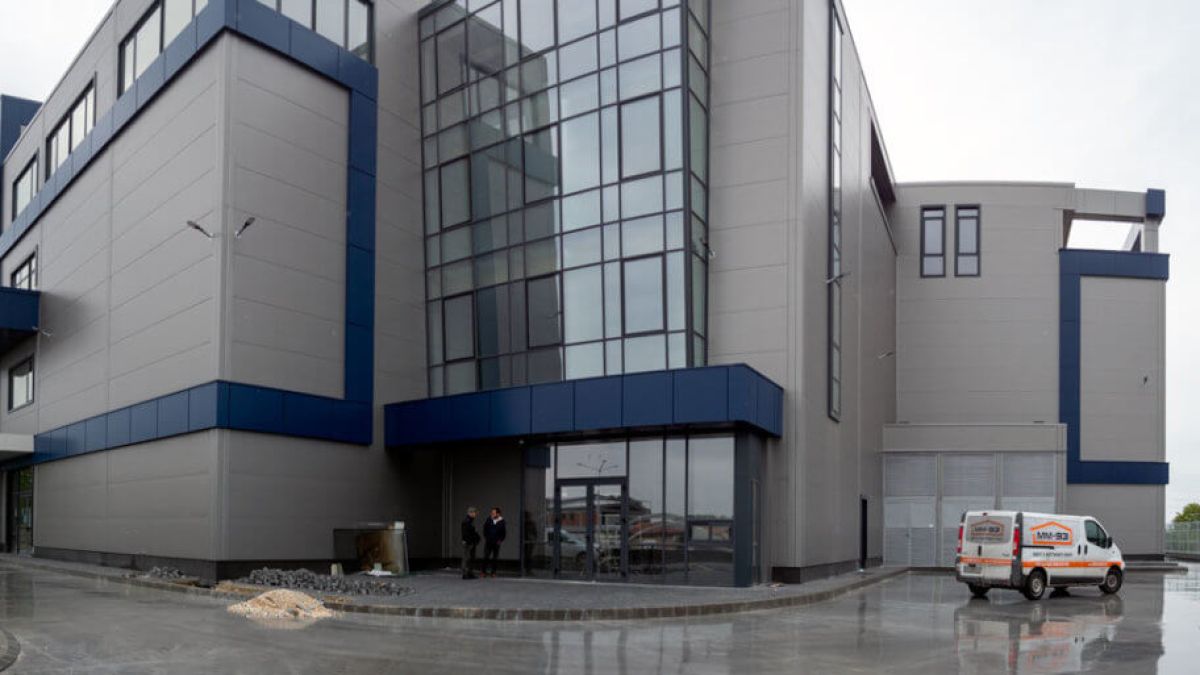 Лъснаха грандиозните бизнес планове в Пловдив на нашенеца, броил 35 млн. за имение в Бевърли Хилс  