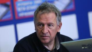 Голям скандал с ваксинирането на Кацаров, размириса се на далавера 