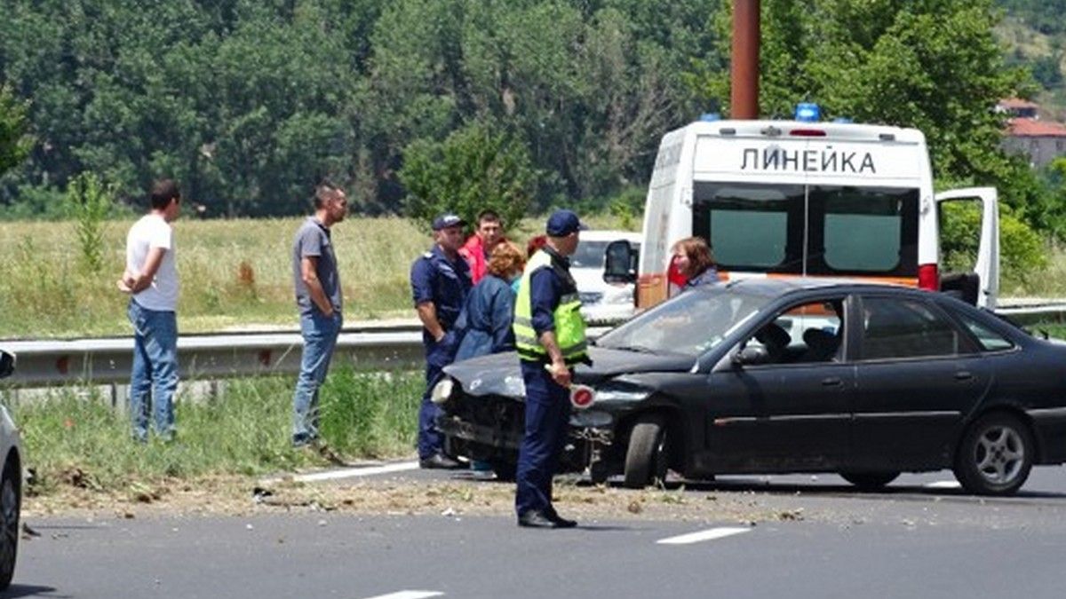 Жрица направи големи поразии на Е-79 с внезапната си поява СНИМКА