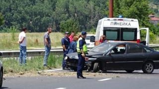 Жрица направи големи поразии на Е-79 с внезапната си поява СНИМКА