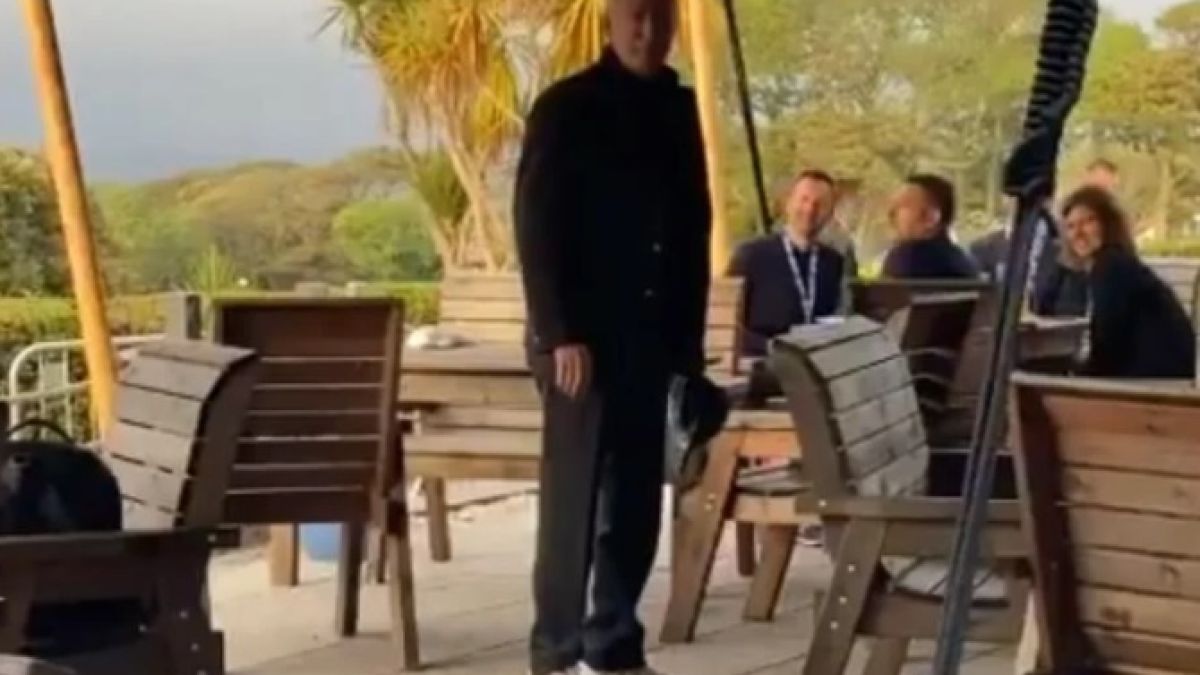 Нов екшън с Байдън: Загуби се в Лондон, жена му го намери сред... ВИДЕО