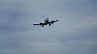 Самолет обърна 15 минути след излитане поради подла измама на пътник