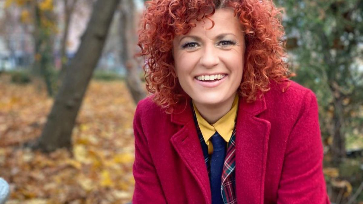 Ето я новата приятелка на Люси Дяковска, вижте какво правят двете в леглото... ВИДЕО