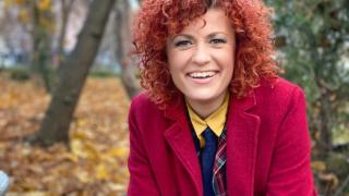 Ето я новата приятелка на Люси Дяковска, вижте какво правят двете в леглото... ВИДЕО