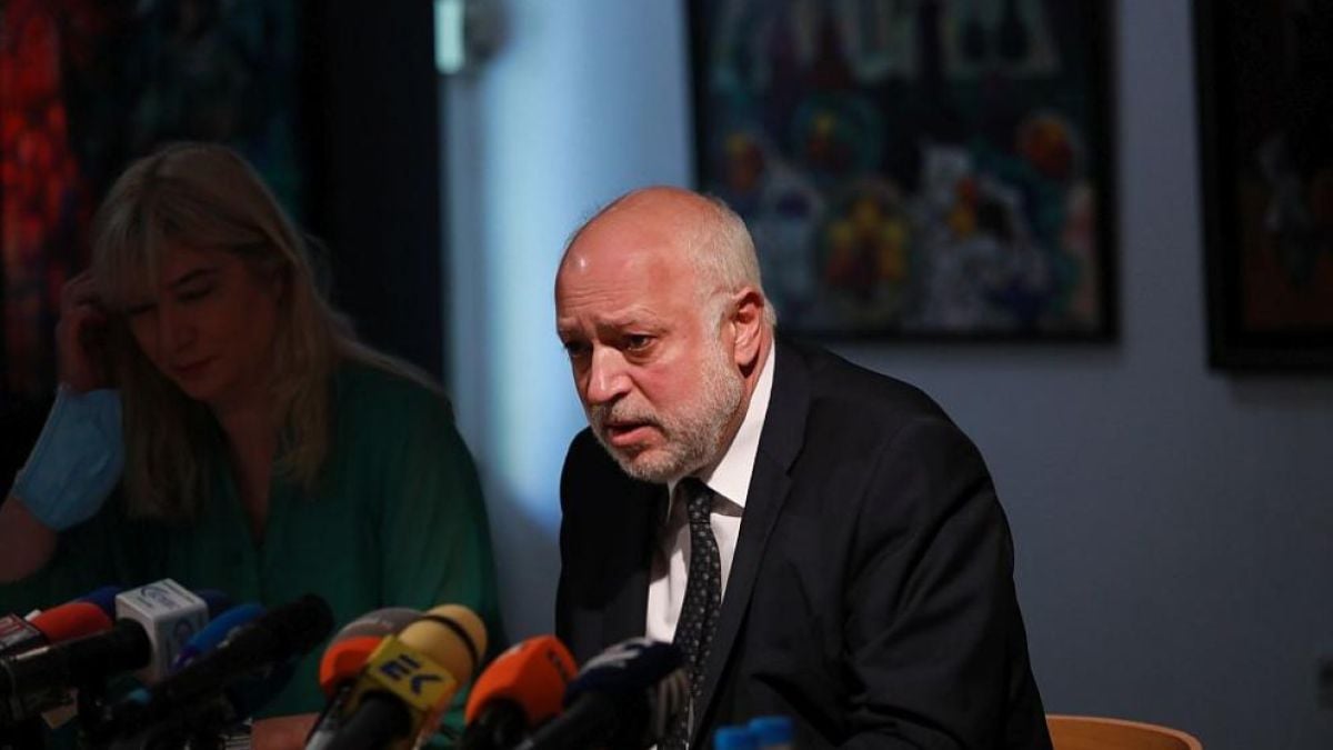 Минеков пак се оля: СЕМ трябвало "да работи в името на управляващите, които са на политическия връх"